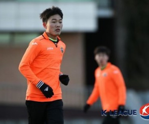 Xuân Trường lần thứ hai được đá chính ở Gangwon FC