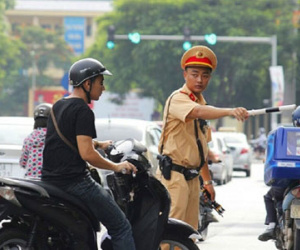 Bộ Công an nói gì về việc CSGT “núp” để bắn tốc độ?