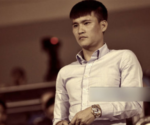 Công Vinh xin lỗi khán giả đã phải xem trận đấu đáng xấu hổ của bóng đá Việt Nam