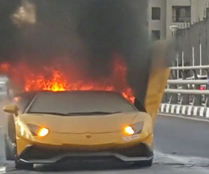 Lamborghini triệu hồi 5.900 chiếc Aventador vì sợ cháy nổ
