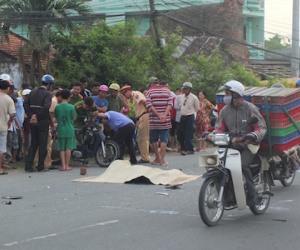 Tông chết cán bộ kiểm lâm, lái xe tải bỏ chạy