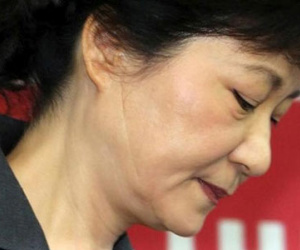 Tổng thống Hàn Quốc Park Geun-hye đề nghị lùi ngày luận tội