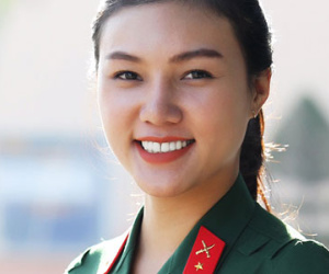 Triết lí sống của Á khôi đại học xinh đẹp tự nguyện nhập ngũ