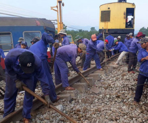 Đã đưa hết các toa tàu gặp nạn ra khỏi đường ray