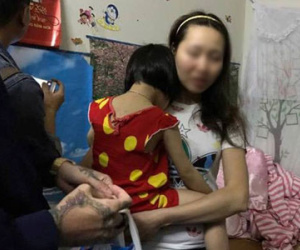 Gia đình người mẹ đánh con ở siêu thị đau lòng vì những bình luận ác ý trên mạng xã hội