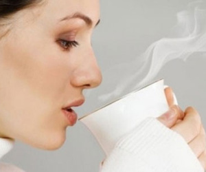1001 lý do nên uống nước ấm vào mỗi buổi sáng ngay sau khi ngủ dậy