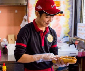 9X Việt mượn tiền mừng cưới của anh trai, mở tiệm bánh mì cực đắt khách ngay giữa Tokyo