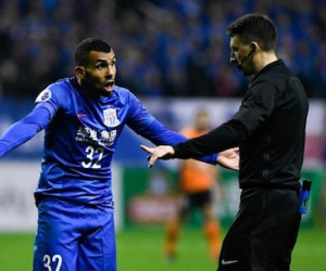 Carlos Tevez muốn rời Trung Quốc