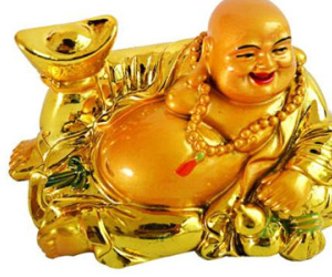 Đây là lý do nhà giàu thích đặt tượng Phật Di Lặc ôm thỏi vàng ở phòng khách
