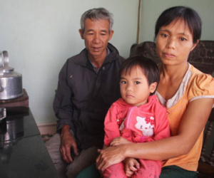 Khai sinh con thứ 3 phải “tự nguyện” nộp 2 triệu đồng