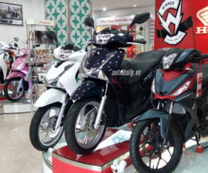 Mua Honda SH, mất chục triệu tiền “chênh”