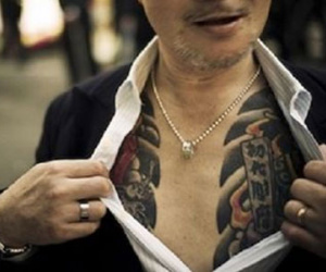 Trùm mafia trả đũa nữ y tá Nhật Bản vì làm hỏng "của quý"