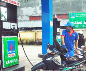 Cần có chính sách kéo giá xăng E5 xuống thấp hơn nữa