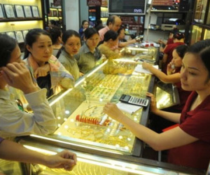 Giá vàng SJC vẫn cao hơn thế giới gần 3 triệu đồng mỗi lượng