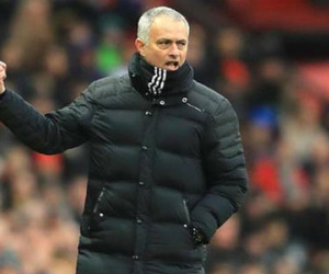 Lịch thi đấu quá dày, Mourinho lên tiếng "đá đểu" Man City