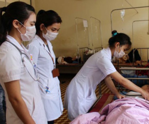 21 nữ tu sinh ngộ độc sau khi ăn bánh mì kẹp thịt