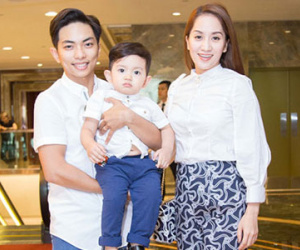 Khánh Thi - Phan Hiển rạng rỡ đưa con trai đáng yêu đi sự kiện