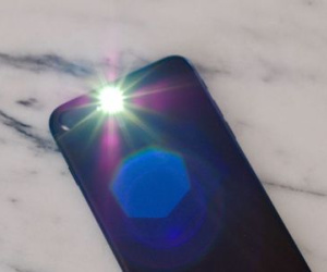 Mẹo tắt nhanh đèn pin trên iPhone ít người biết