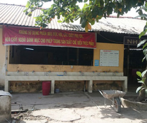Một người chết trong tư thế treo cổ tại nhà giữ xe trường tiểu học