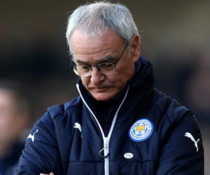 Thế giới bóng đá bất bình khi Ranieri bị sa thải