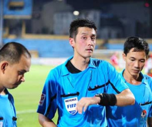 Trọng tài nội dọa bỏ, VFF không dám vời ngoại!