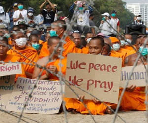 Việc tìm kiếm trụ trì tai tiếng ở Thái có thể kéo dài 1 năm