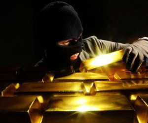 Gã thợ mộc đột nhập cửa hàng vàng, cuỗm sạch tài sản