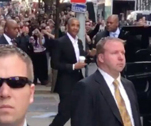 Obama xuất hiện gây náo loạn đường phố New York