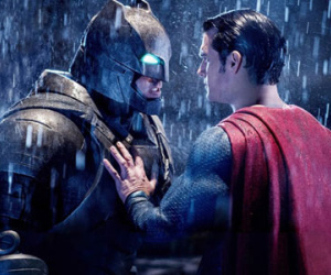 "Người Dơi" Ben Affleck và "Siêu nhân" Henry Cavill lãnh Mâm Xôi Vàng