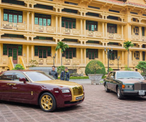 Cặp xe Rolls-Royce độc nhất Việt Nam cùng nhau khoe dáng