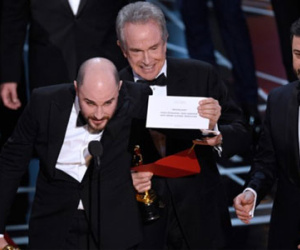 Lý do Oscar 2017 mắc sai lầm bi hài như Hoa hậu Hoàn vũ 2015