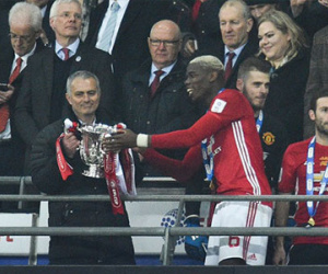 Mourinho "úp mở" việc giải nghệ sau khi đi vào lịch sử Man United