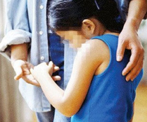 Bé gái bị anh họ xâm hại lúc ngủ chung