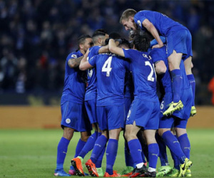 Leicester 3-1 Liverpool: Vardy lập cú đúp, Leicester không Ranieri bỗng nhiên bùng nổ