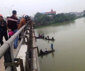 Nam sinh lớp 11 trên đường đi học bất ngờ nhảy cầu tự tử