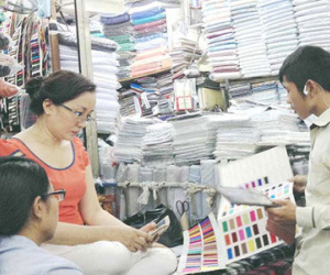 Ngân hàng bối rối vì "hộ gia đình không được vay tiền"