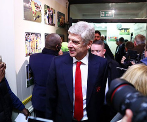 Ở lại Arsenal, HLV Wenger nhận lương cao thứ 3 NH Anh
