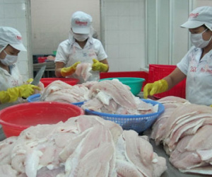 Cá, tôm "kêu trời" vì phải gánh thêm cả 1 tỉ đồng phí