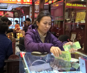 Giá vàng SJC bật tăng từ mức thấp hơn 1 tháng