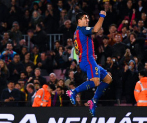 Barcelona 6-1 S.Gijon: Thăng hoa trở lại, Barca soán ngôi đầu từ tay Real, Enrique ra đi