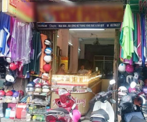 Huế: Nam thanh niên bị bắt khi cướp tại tiệm vàng