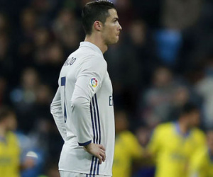 Real Madrid 3-3 Las Palmas: Ronaldo ngoạn mục chuộc lỗi cho Bale, Real vẫn mất ngôi đầu
