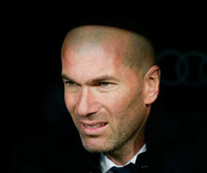 Real phá kỷ lục 73 năm của Barca vào ngày mất ngôi đầu