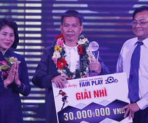 Sự cố trao nhầm giải thưởng trong đêm gala trao giải fair-play 2016
