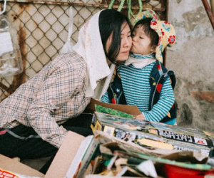 Sự thật về bộ ảnh "Mẹ con đồng nát" khiến ngàn người rung động