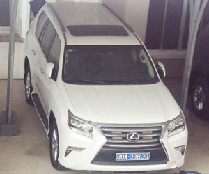 Cà Mau trả lại 2 xe Lexus doanh nghiệp tặng
