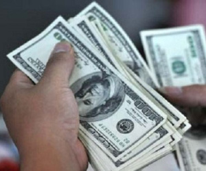 Giá USD lên 22.875 đồng/USD, vàng thế giới lao dốc