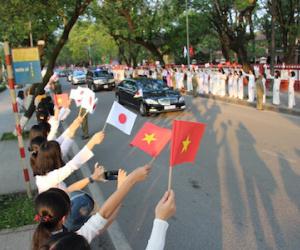 Nhà vua Nhật Bản và hoàng hậu thăm cố đô Huế