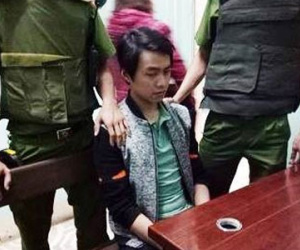 Nữ nhân viên nhà băng bấm nút báo động, tên cướp bị bắt