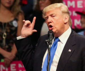 Thêm hai cố vấn của ông Trump bị tố bí mật liên hệ với Nga
